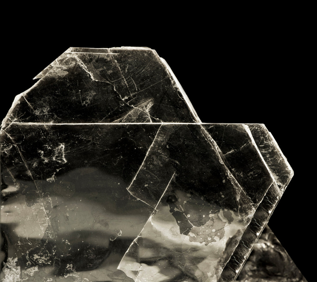 Muscovite: The Window‑Leaf & the Winter Road