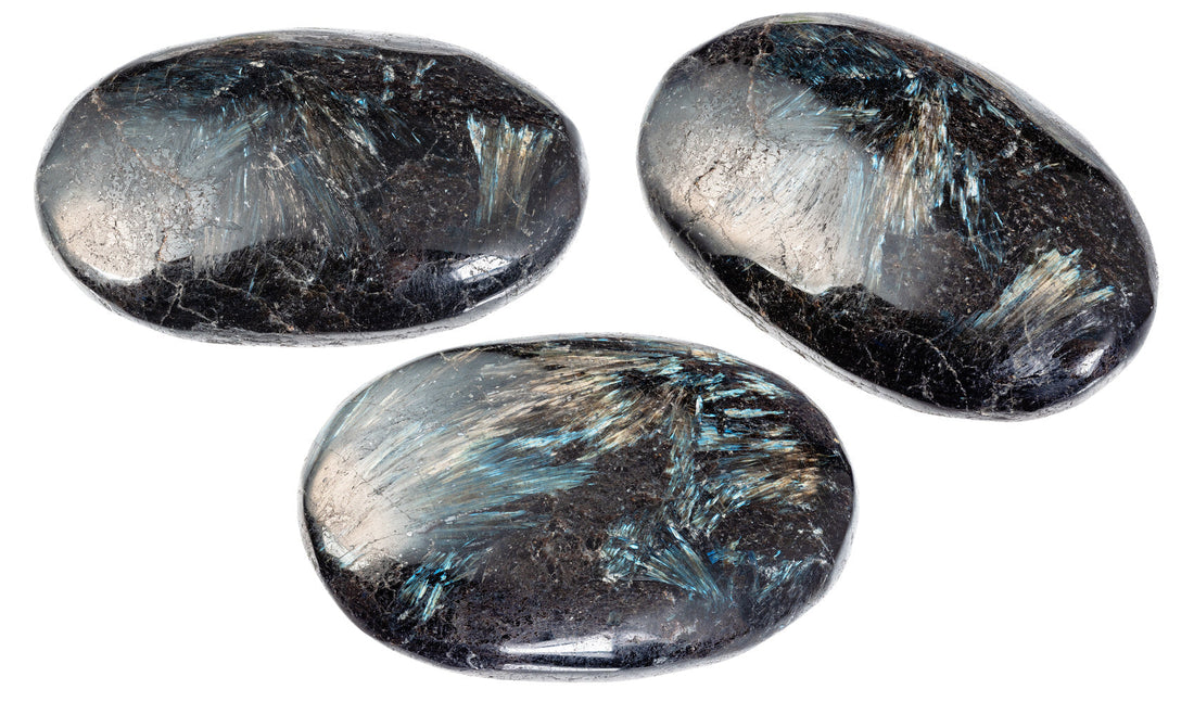 Nuummite
