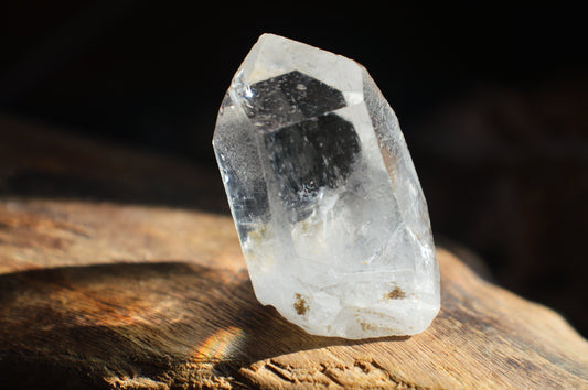 “The Frost‑Lantern Clock” — A Legend of Quartz