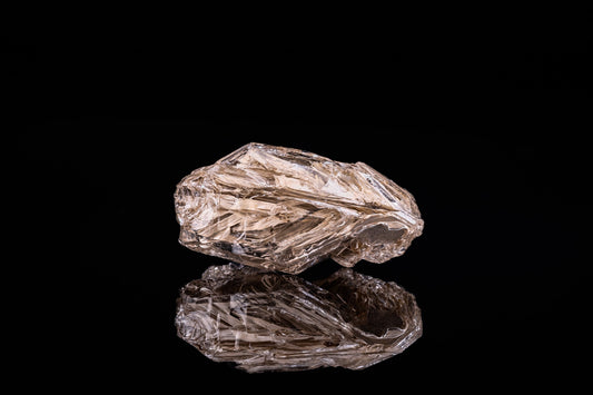 “Guest‑House Weave” — A Spell for Quartz with Inclusions