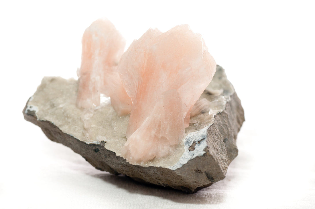 Rose Quartz: Formation, Geology & Varieties