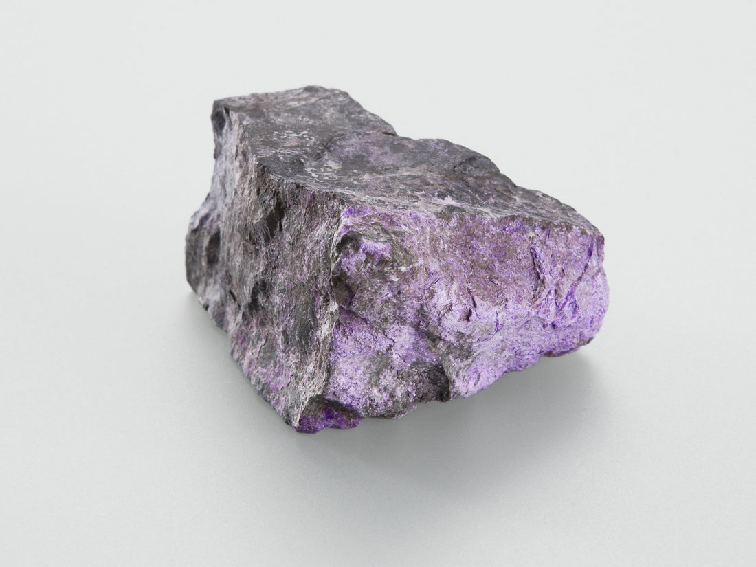 The Violet Compass — A Legend of Sugilite