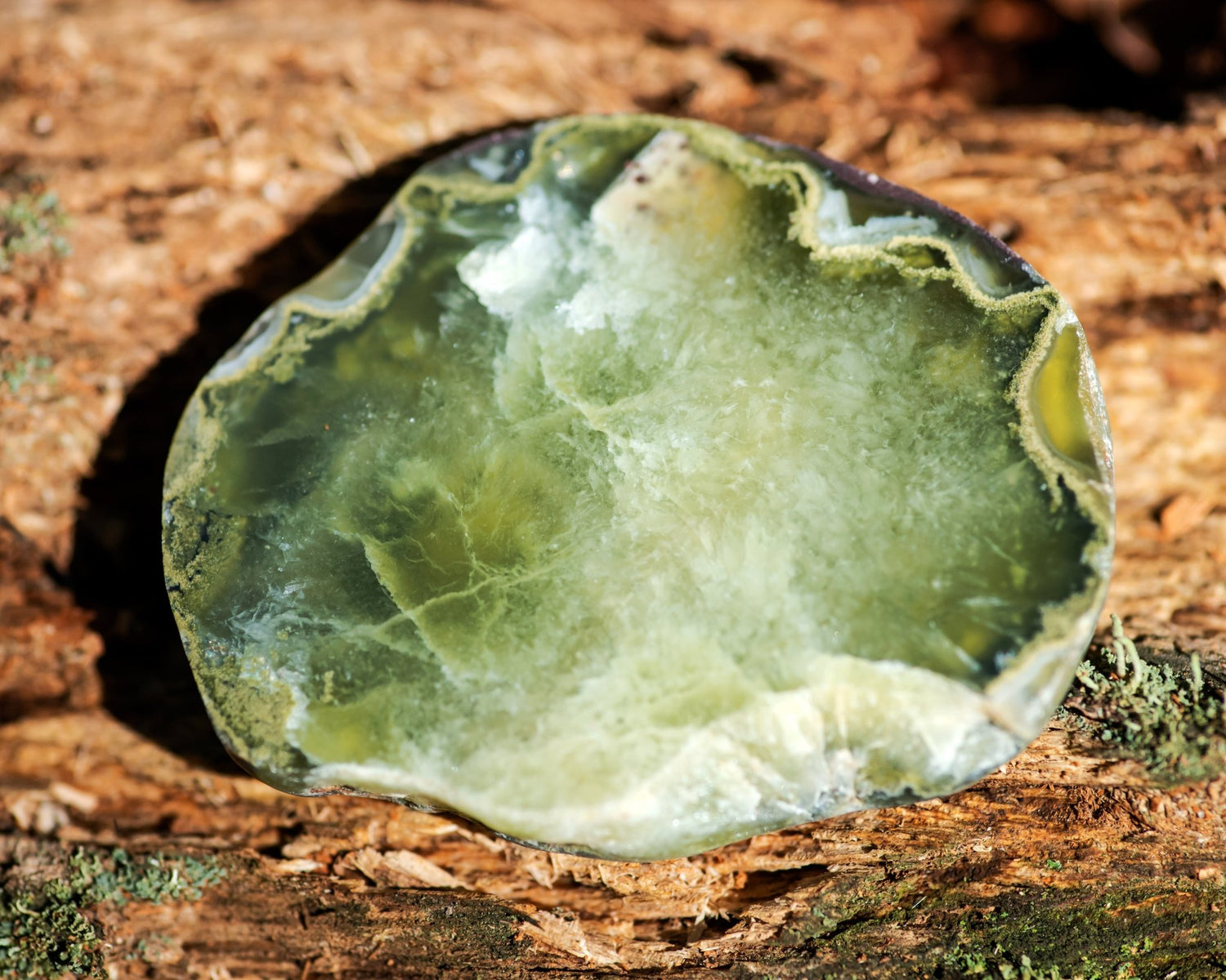 Prehnite - www.Crystals.eu