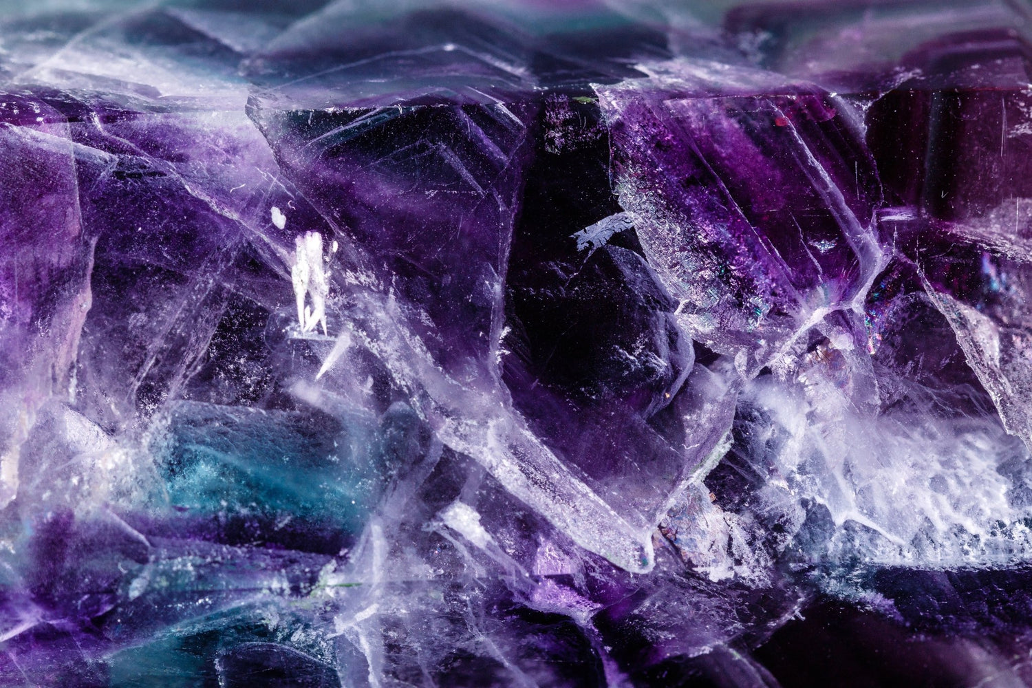 Purple fluorite - www.Crystals.eu