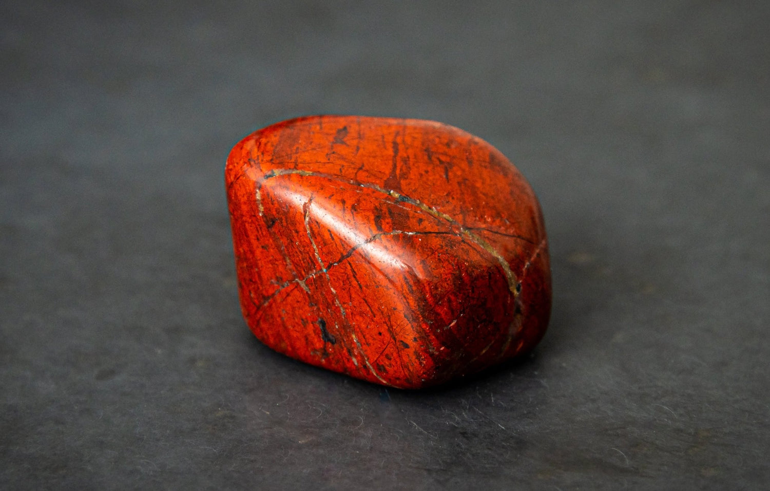 Red Jasper - www.Crystals.eu