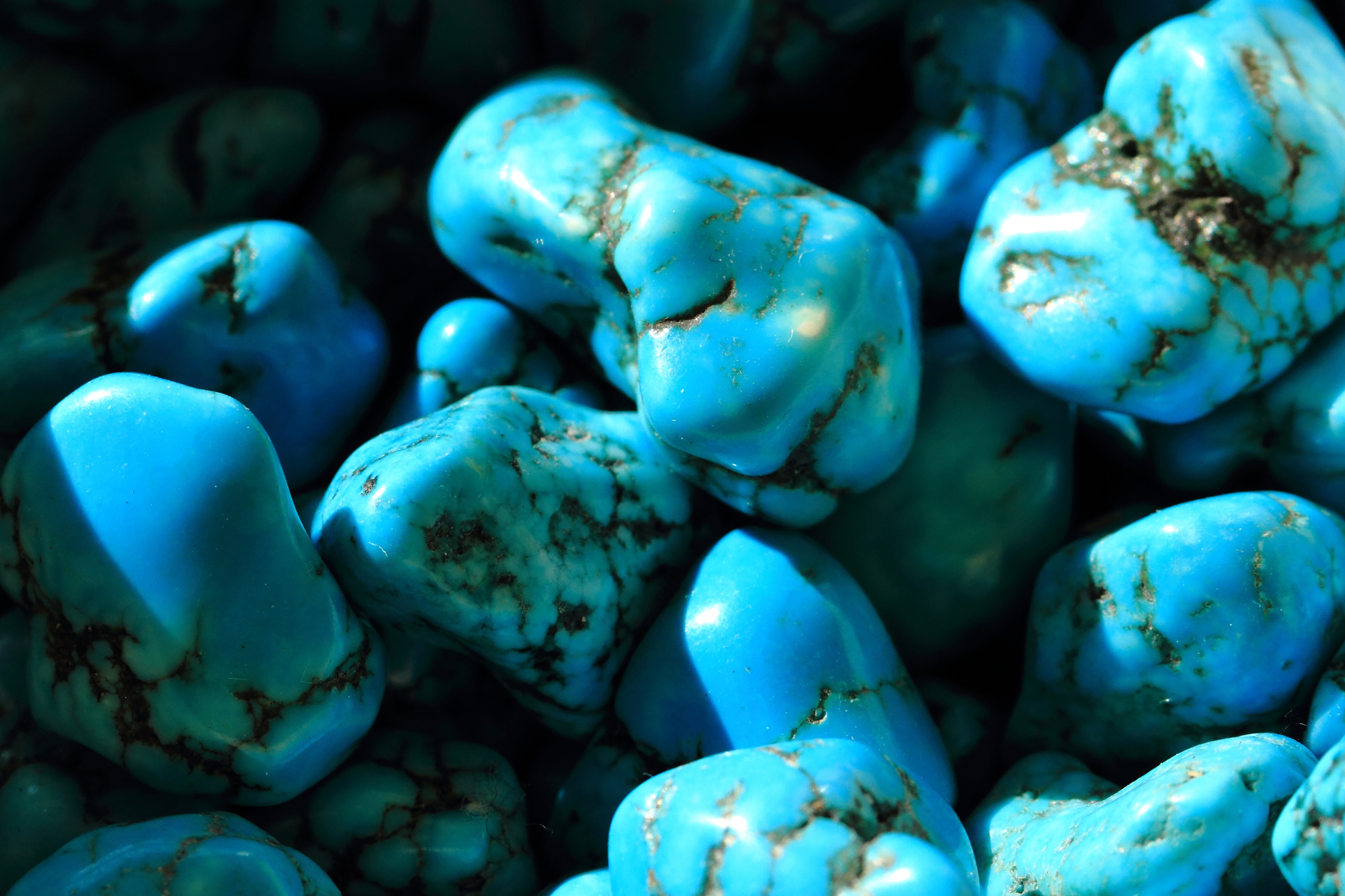 Turquoise – Classic Protection and Sky-Blue Spirit – www.Crystals.eu