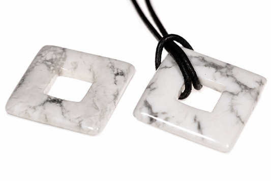 Howlite pendant – Square Donut 28mm