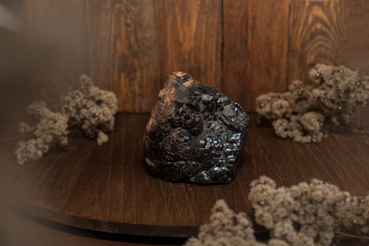 Hematite – 1 - 1.7 kg - www.Crystals.eu
