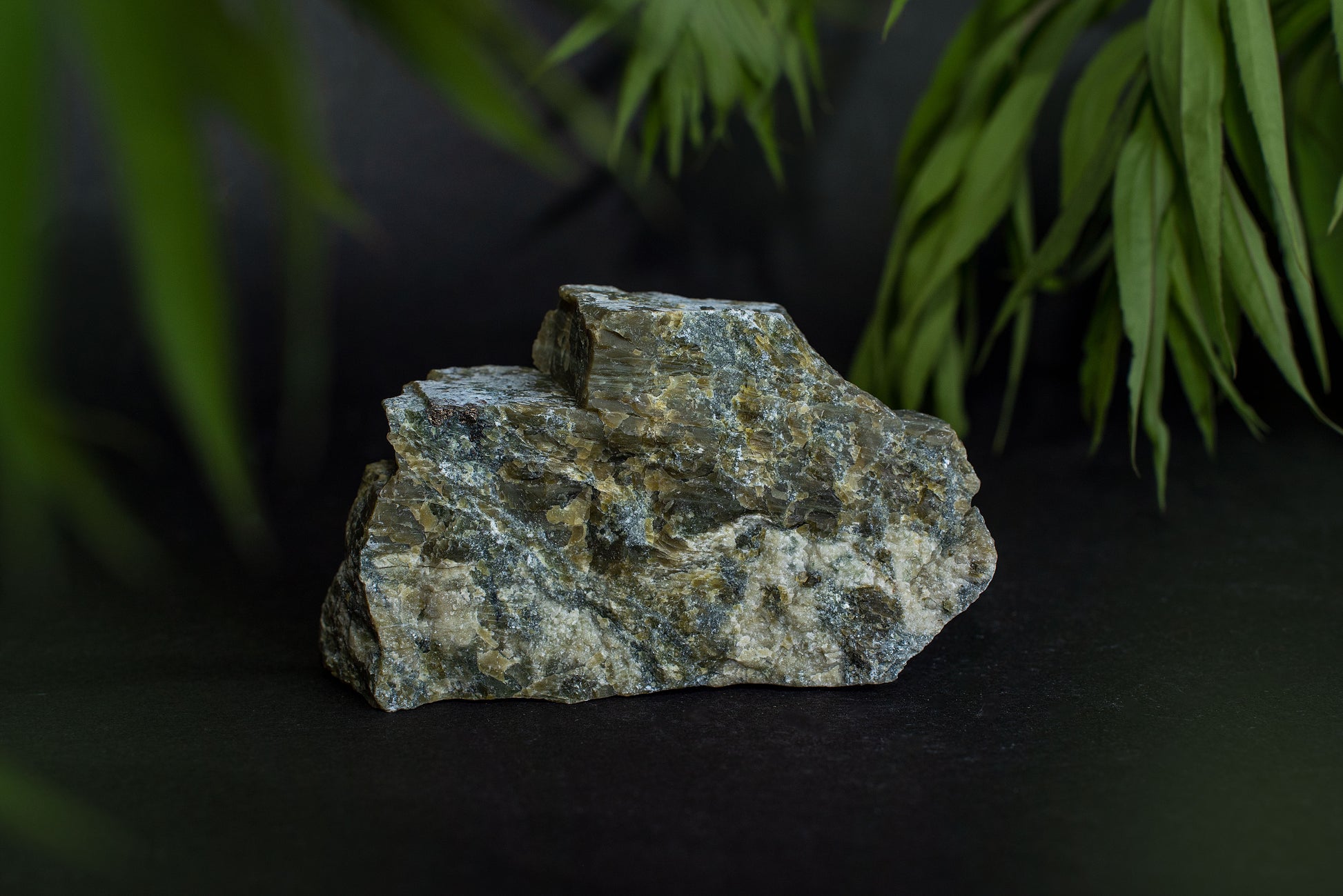 Serpentine– 1 - 2 kg - www.Crystals.eu