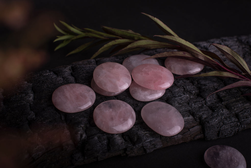 Cuarzo rosa – Piedra de palma
