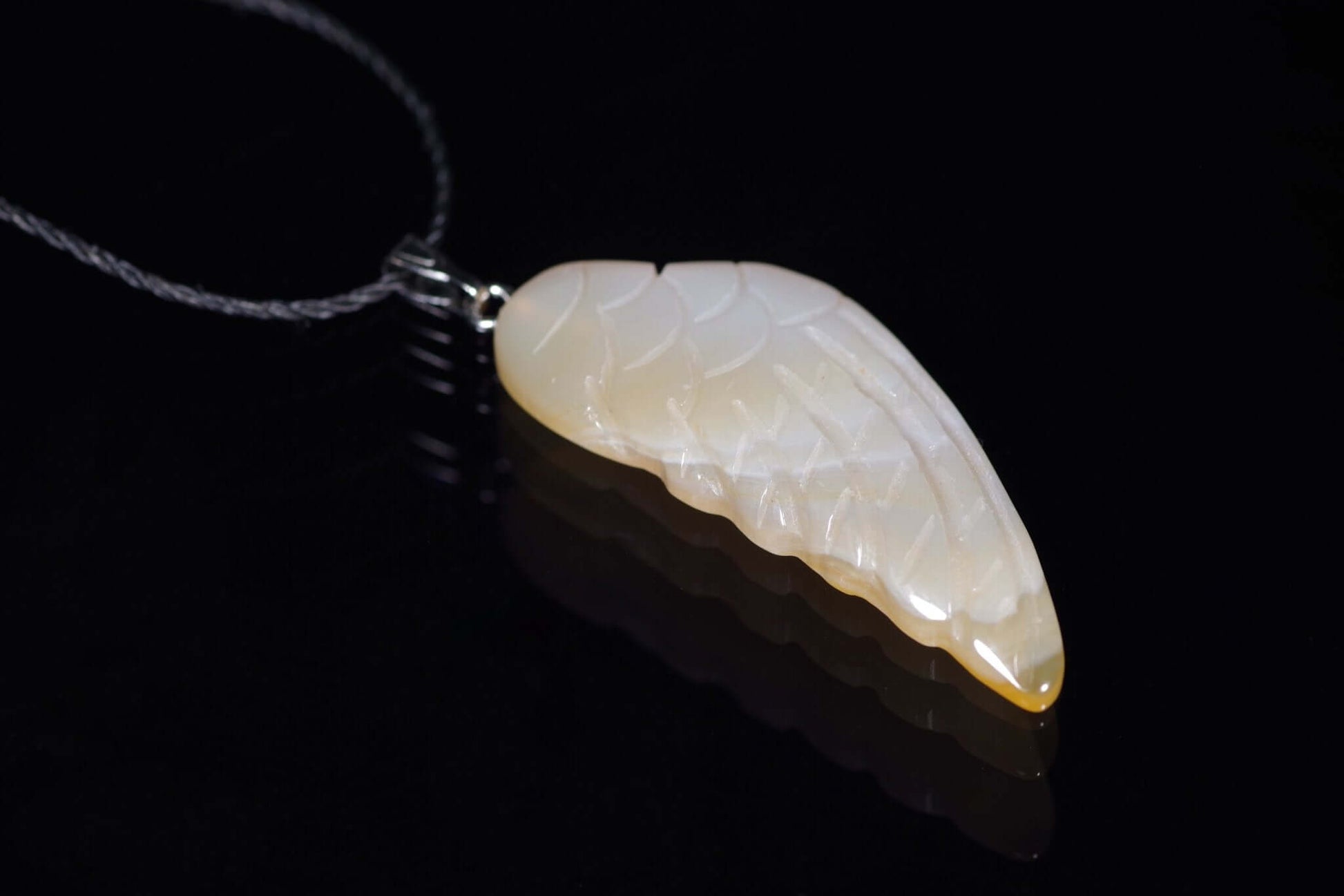 Agate pendant – Wing
