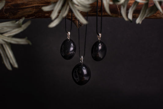 Black onyx – 925 silver - www.Crystals.eu