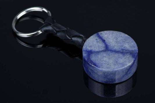 Blue quartz keychain – Leather