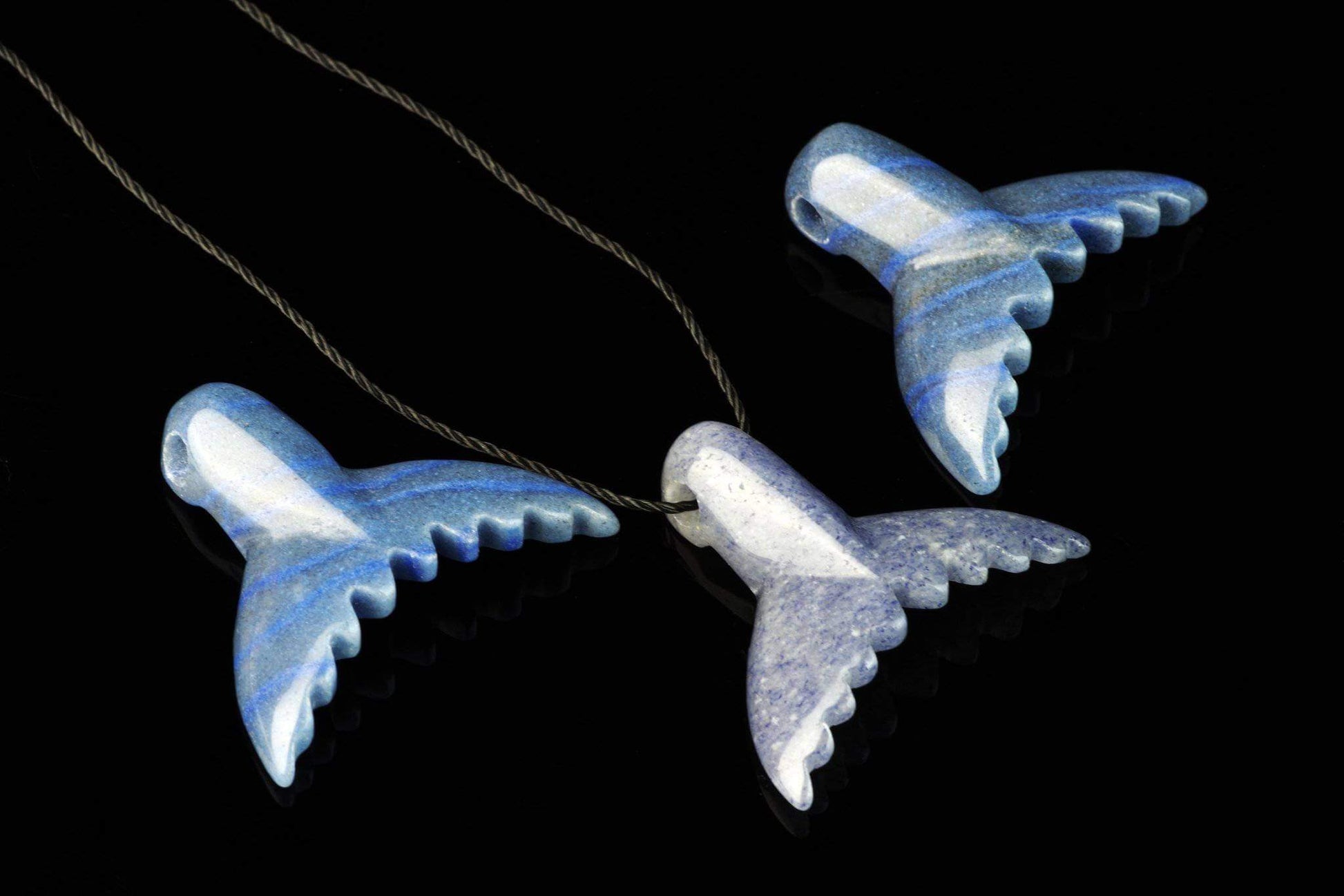 Blue quartz pendant – Dolphin tail