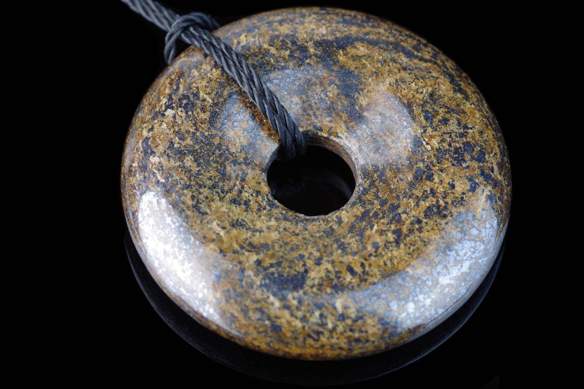 Brondzite pendant – Donut 30mm