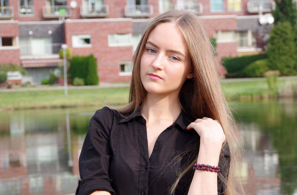 Garnet bracelet – Chips