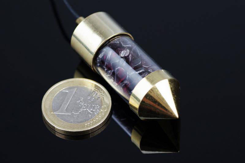 Garnet pendulum – Brass