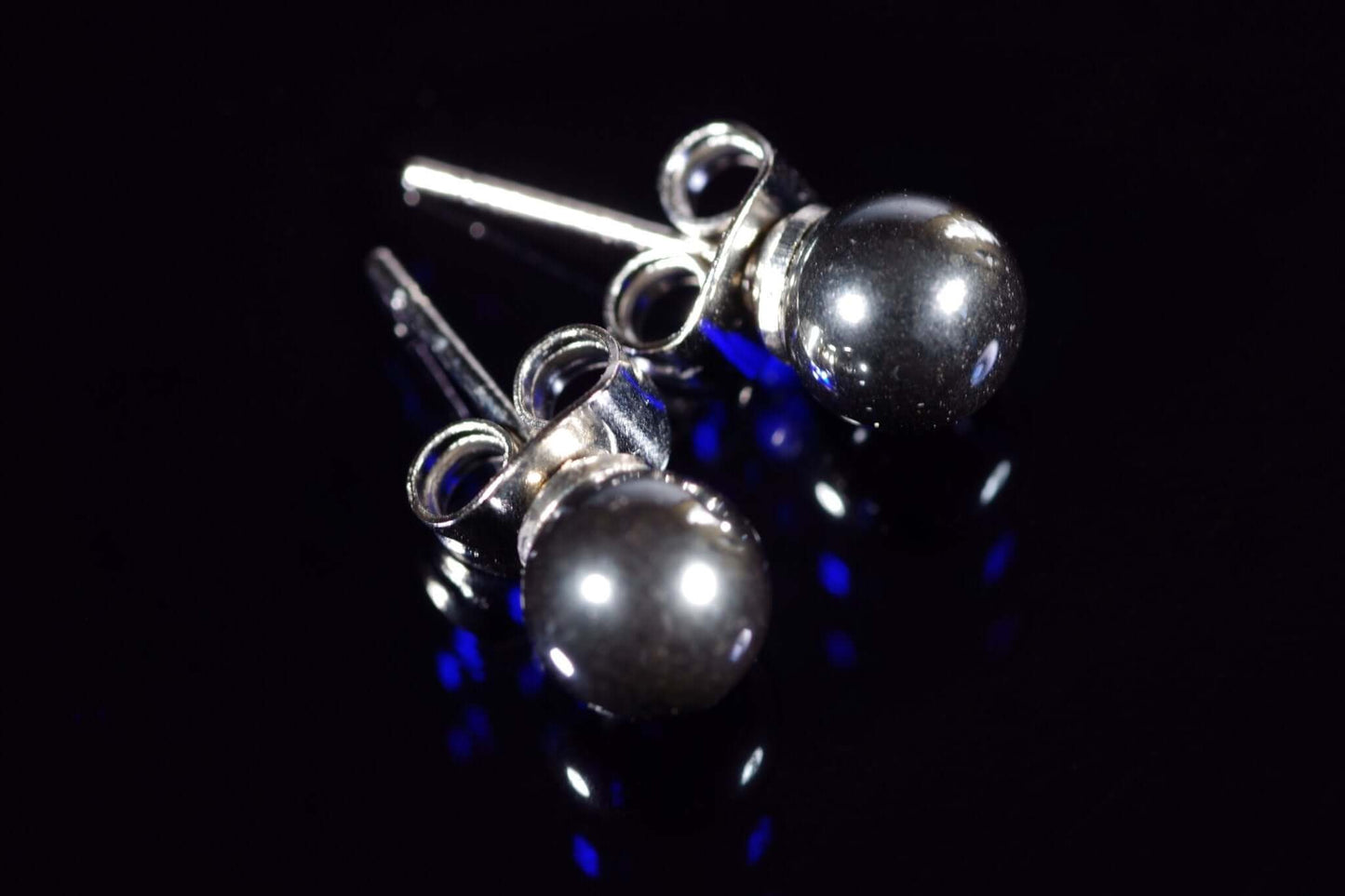 Hematite earrings – 6mm