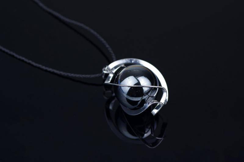 Hematite pendant sphere – 20mm