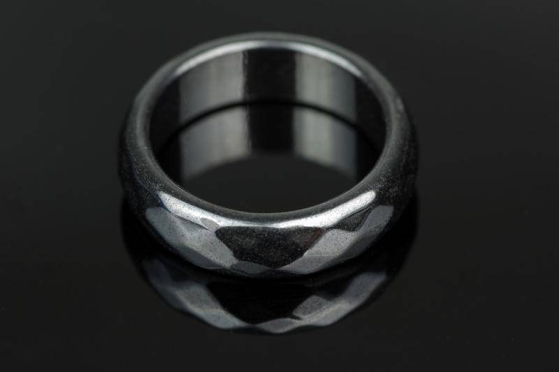 Hematite ring – Faceted