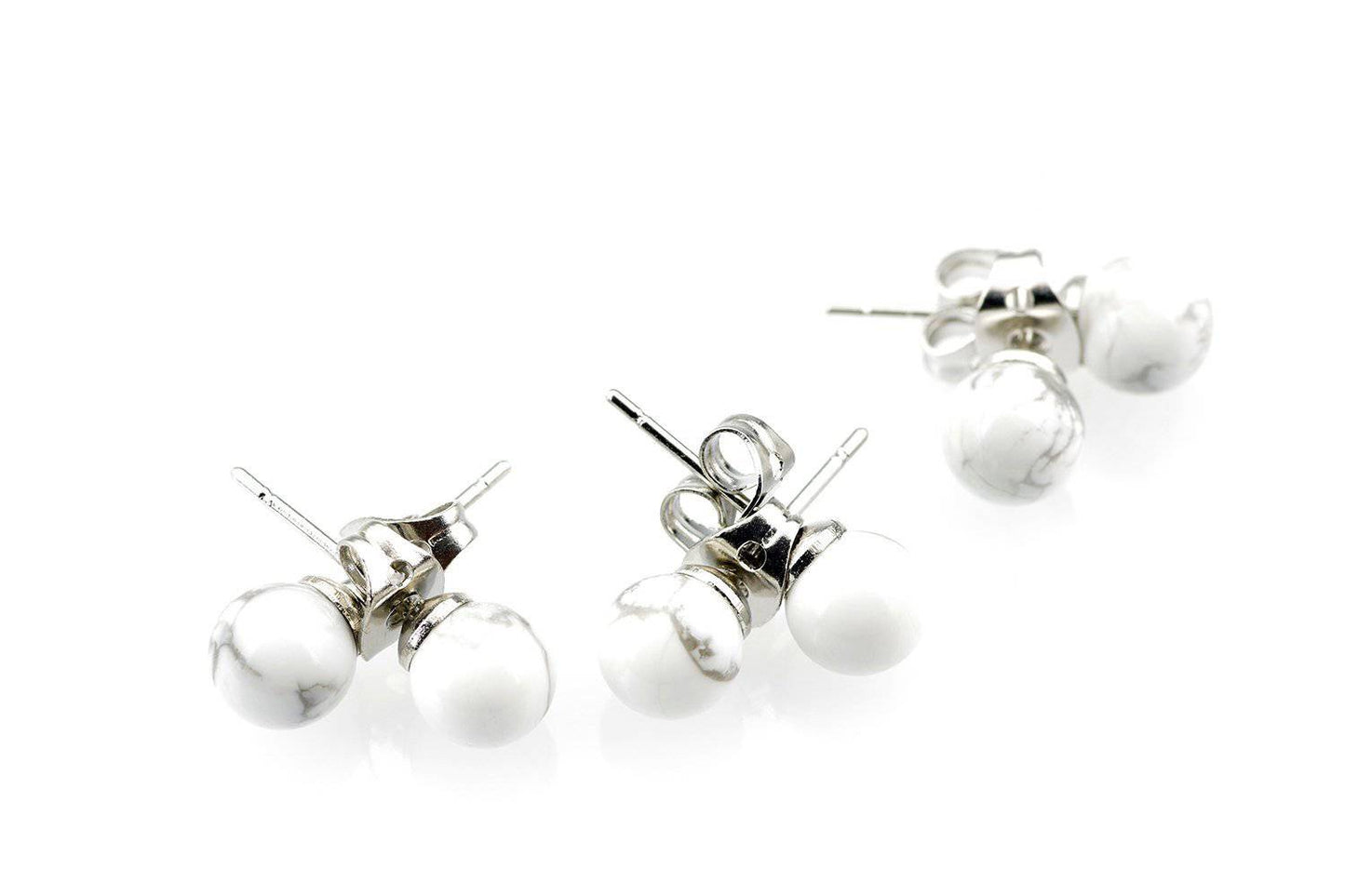 Howlite earrings – 6mm