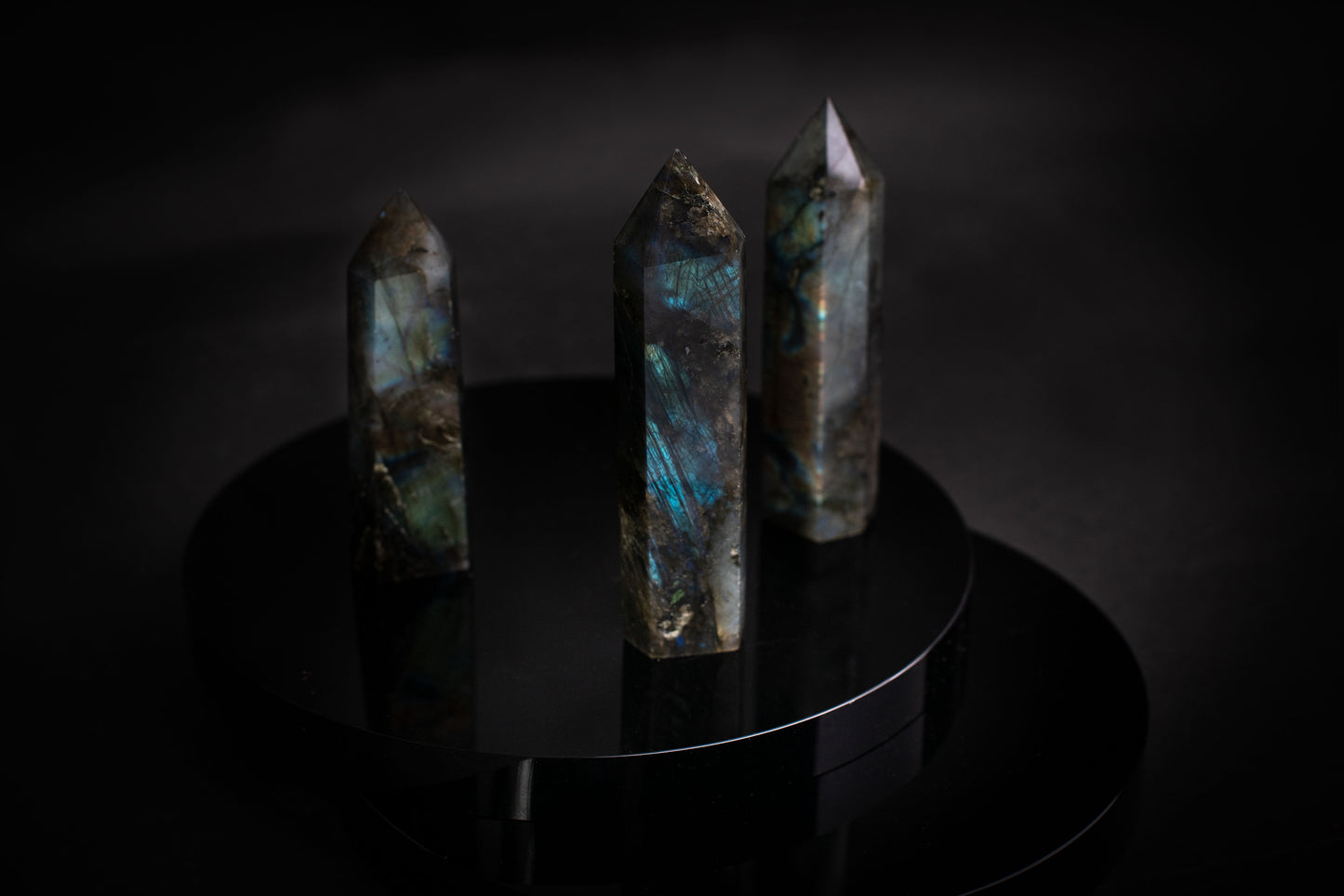 Labradorite ~ 8-9 cm - www.Crystals.eu