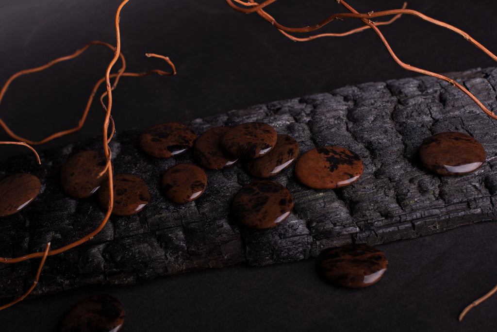 Mahagonový obsidián – palmový kámen
