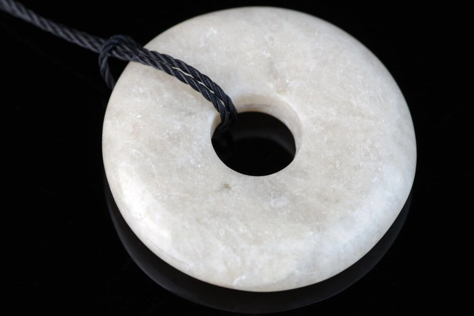 Moonstone pendant – Donut 30mm