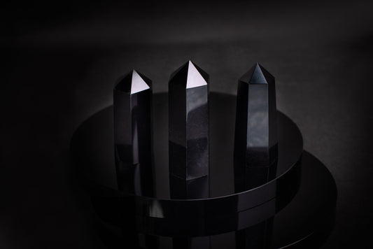 Obsidian ~ 4.5 cm - www.Crystals.eu