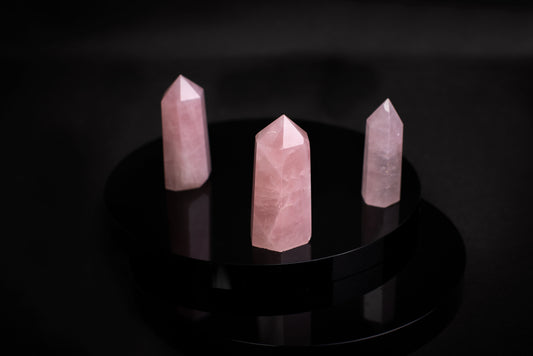 Rose quartz ~ 4.5 cm - www.Crystals.eu
