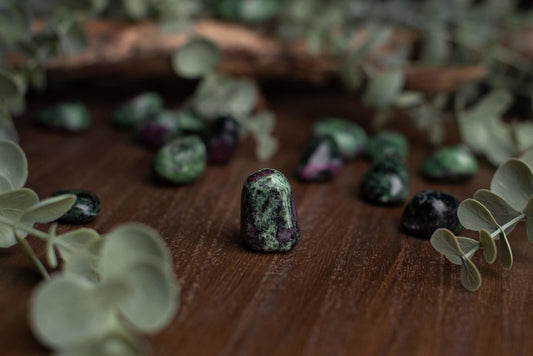 Ruby with zoisite - www.Crystals.eu