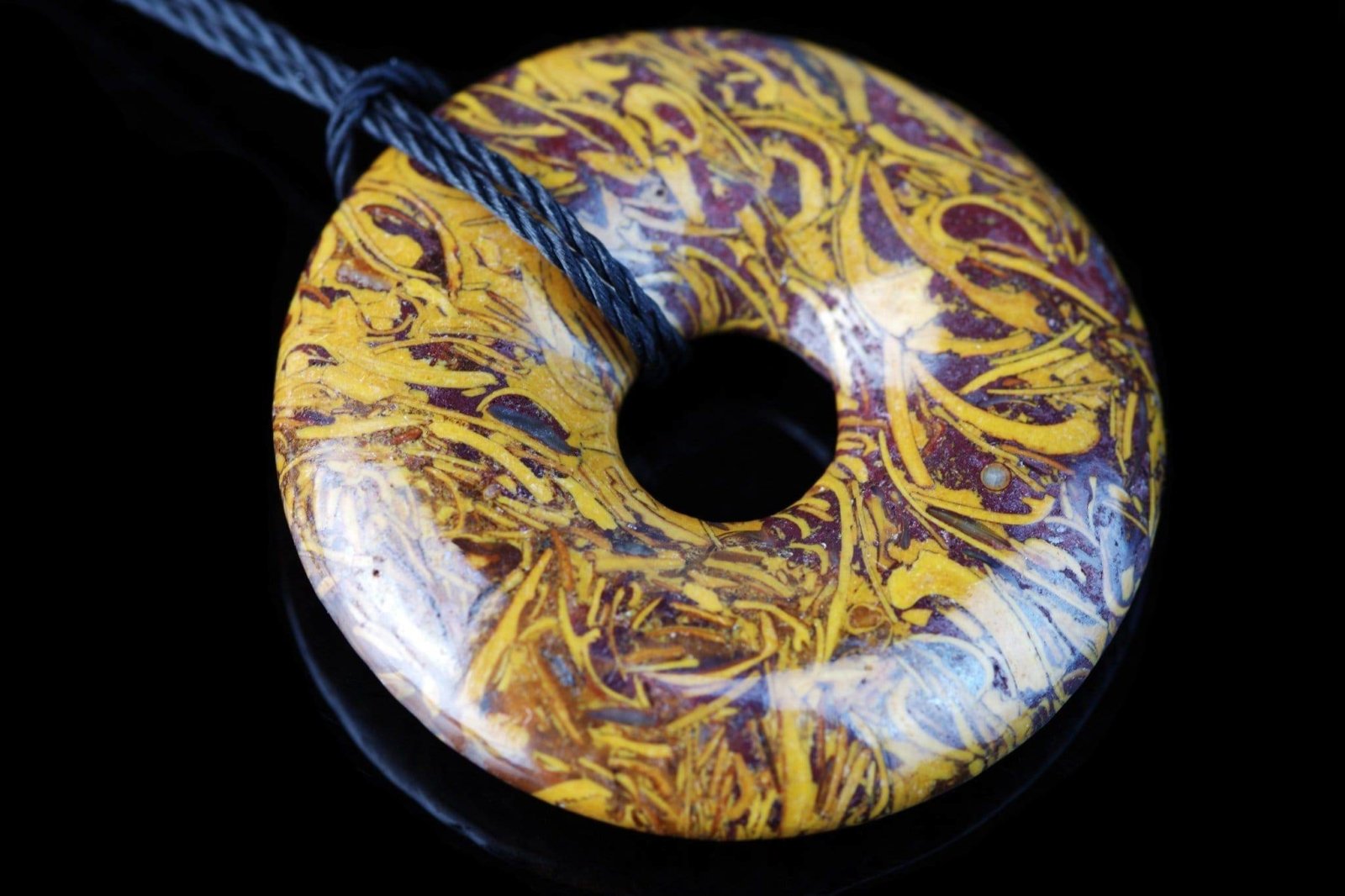 Snakeskin jasper pendant – Donut 30mm